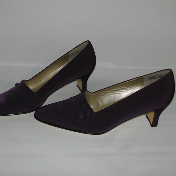 Laura Scott Shoes - Laura Scott Dola Size 8M Heel Suede